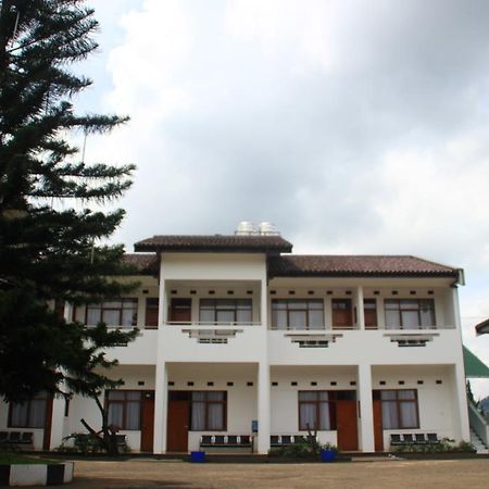 Narima Resort Hotel Lembang Luaran gambar