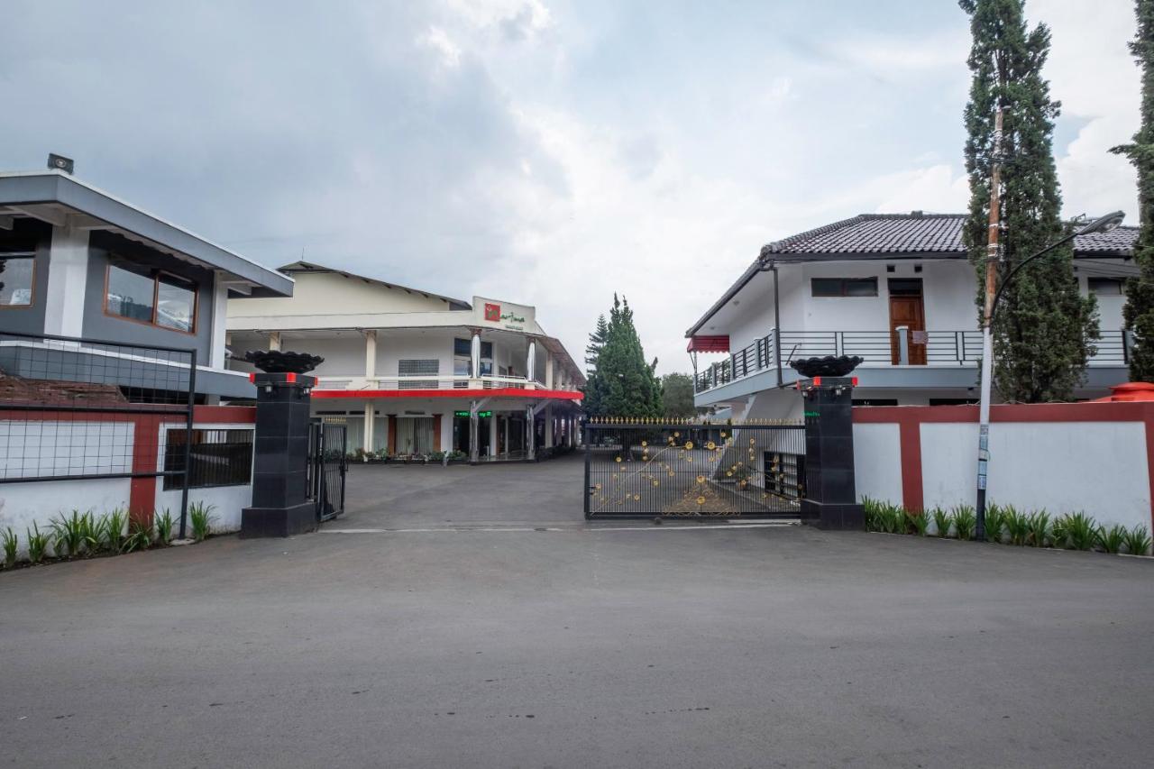 Narima Resort Hotel Lembang Luaran gambar