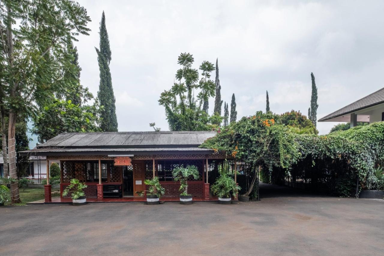 Narima Resort Hotel Lembang Luaran gambar